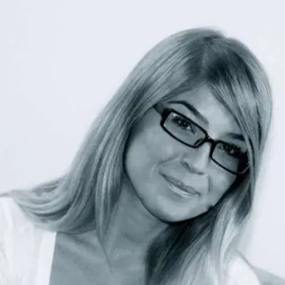 English Now With Oana Miclescu