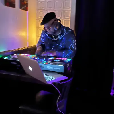 DJ PAPAJOE PLATINUM