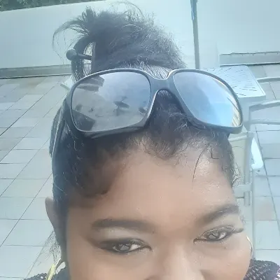 Luxe Hair Bar By DeSarai'