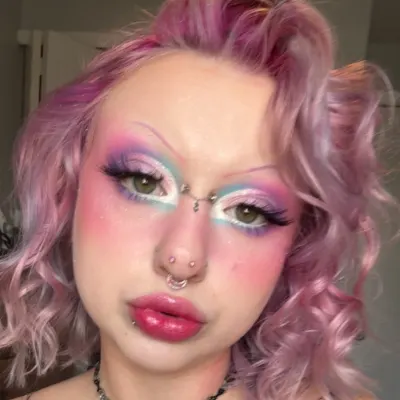 PeaceWithEliseMakeup