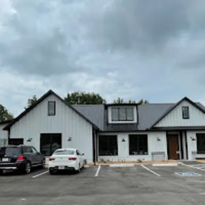 Dr. Lynn Foster Veterinarian Clinic
