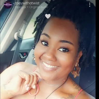 Zoey With A Twist