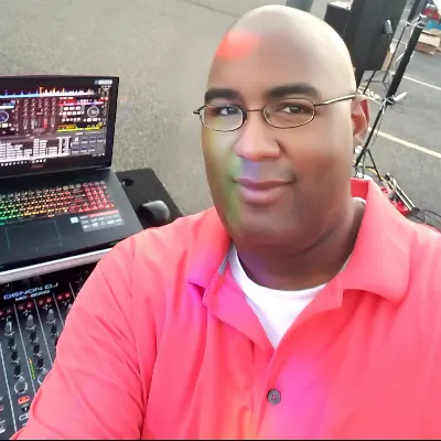 Kenneth A. Young - Independent Pro Mobile Event DJ