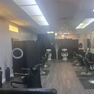 Hair 2000 Unisex Salon