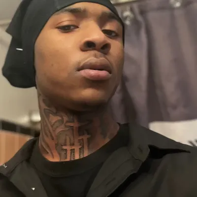 Dee's Kutz