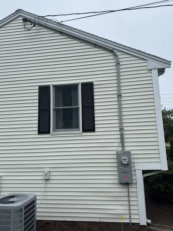 200 Amp Service Upgrade We upgraded this home from an outdated 100 amp service to a new 200 amp overhead service.
