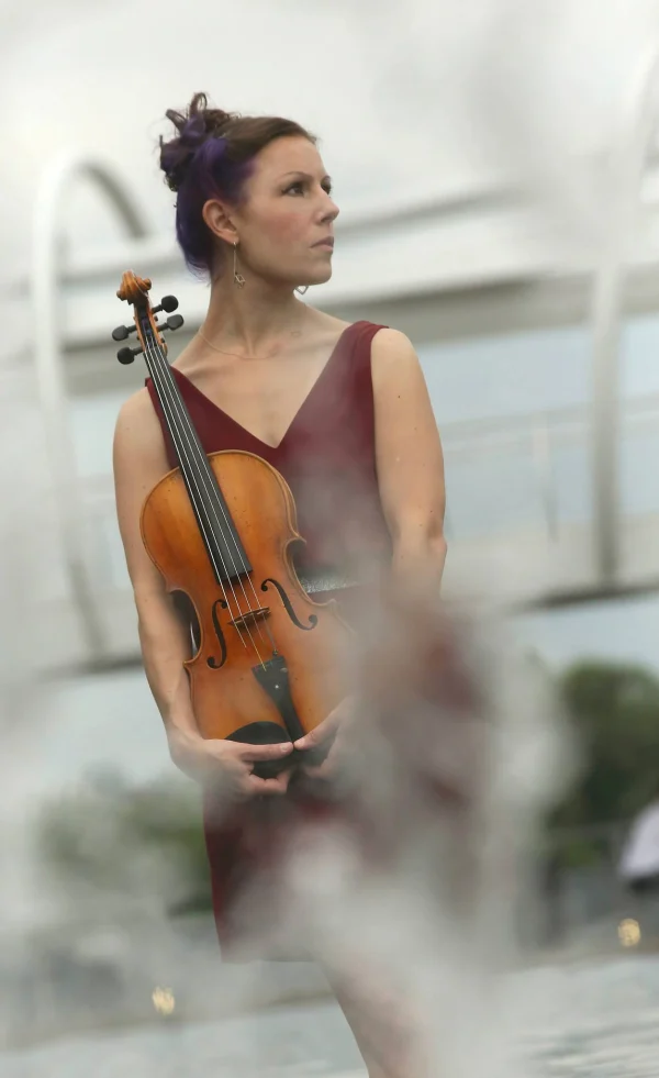 Kate Hedin, viola