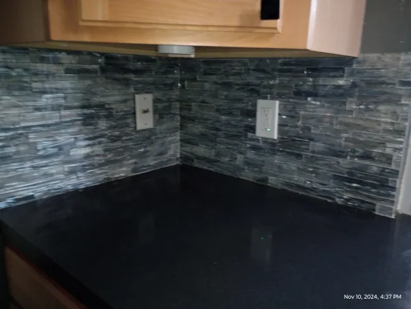 Kitchen backsplash