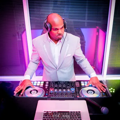 DJ Vaun 