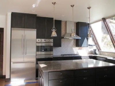 MJ Design & Interiors LLC