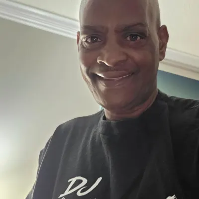 Dj Larry Love 