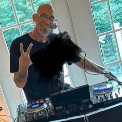 DJ.SHANE DIAZ FAMILY ENTRTAINMENT&Karaoke