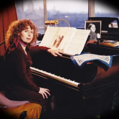 Julie Holtzman Holistic Joyful Lessons.