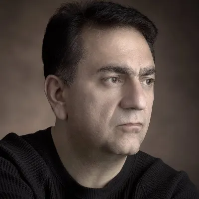 Farzin Farhang