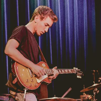 Johnny's Guitar Lessons At The Treehouse