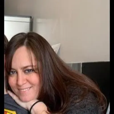 Suzie B.