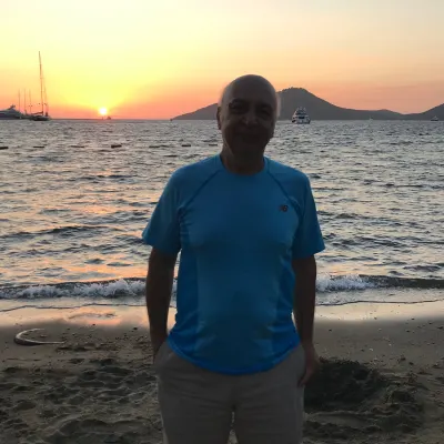 Tennis Instructor Mahmut Tezcan