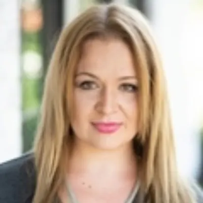 Ellie Bullion- Black Lion Realty
