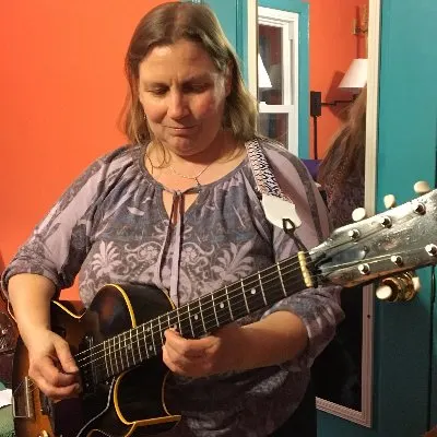 Julie Starling  Music Lessons - Piano, Guitar, Uke, Bass