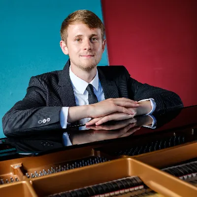 Tom Hicks: Piano Teacher