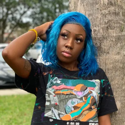Vee Slays Face