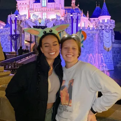 Maddie And Ashley 