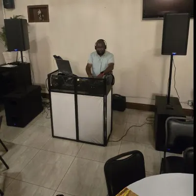 Dj E International