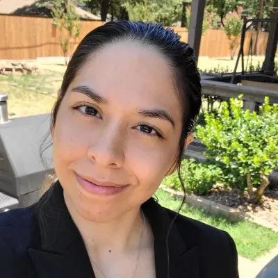 Esi Valenzuela