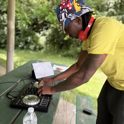 Dj