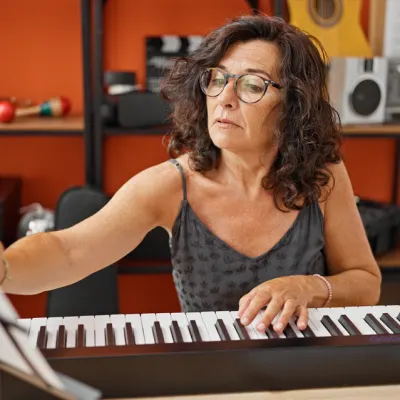 Studio G Piano