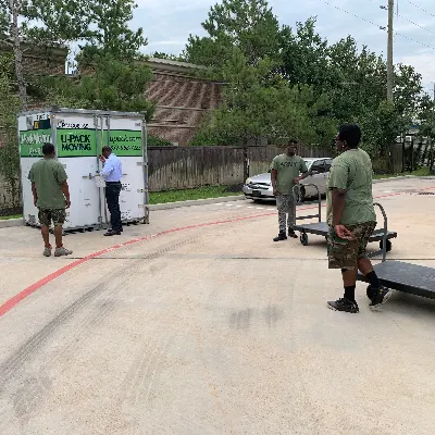 2 Soldiers And A Truck Movers