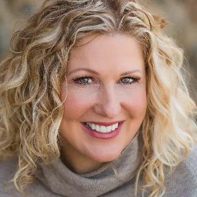Broadway & National Tour Experienced Singing Teacher Karyn Overstreet Vocal Studio