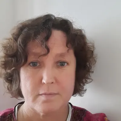 Laura McLuckie-Khandan