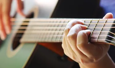 Midwest Guitar Repair And Building School