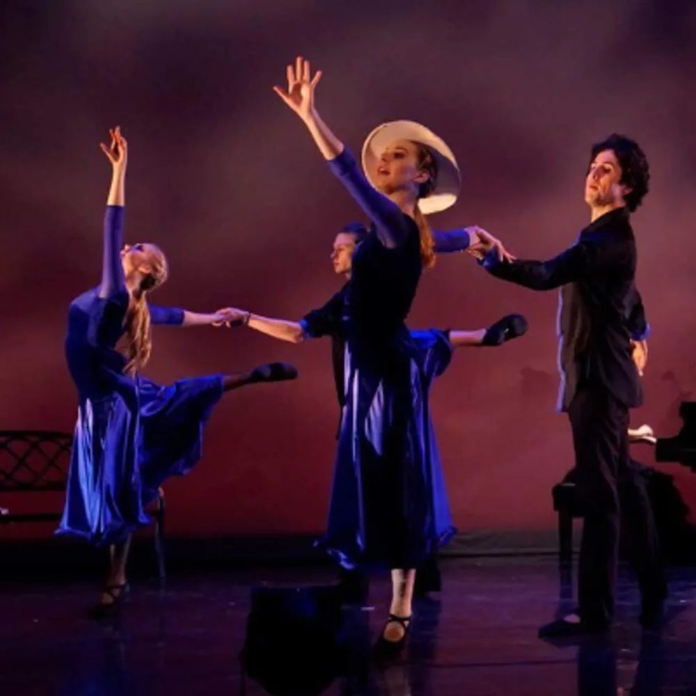 Curio Dance & School