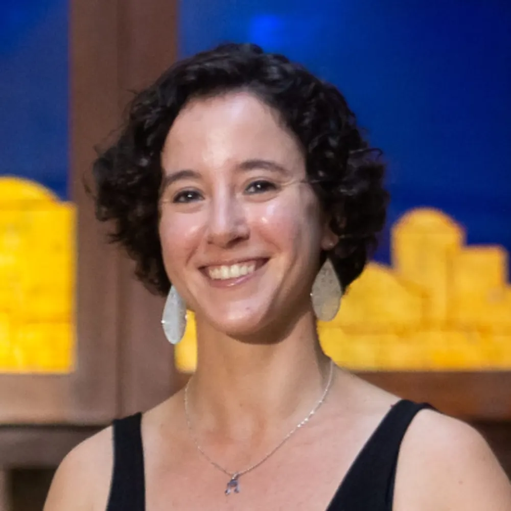Voice Lessons - Vocal Coach - Singing Classes With An Argentinian Singer