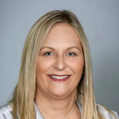 Beth Davis, Broker Associate