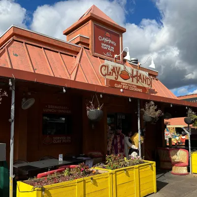 Clayhandi Restaurant