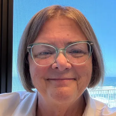 Dr Julie Schlarman