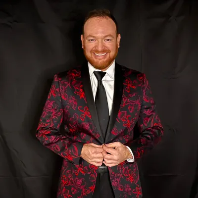Mauricio Villanueva - Voice Teacher & Professional Salsa Instructor
