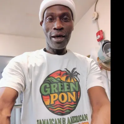 Green Pon Jamaican And American Restaurant 
