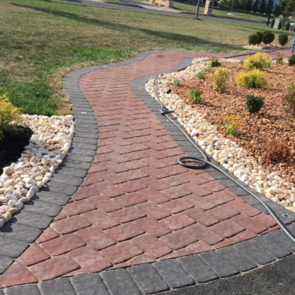 R&mlandscaping &construction Llc