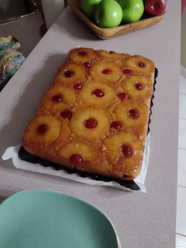 Pineapple upside down cake