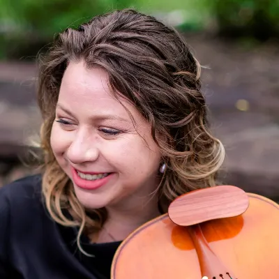 Shelley Armer Violist