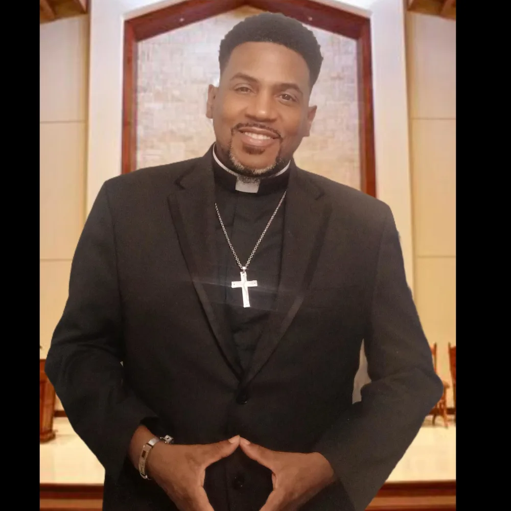 Christopher W Strahan