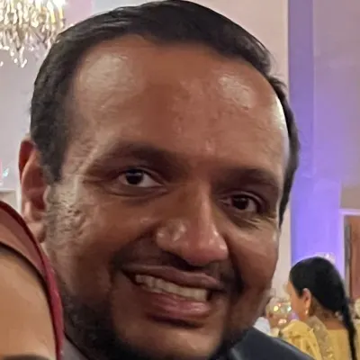 Yazdan Momin