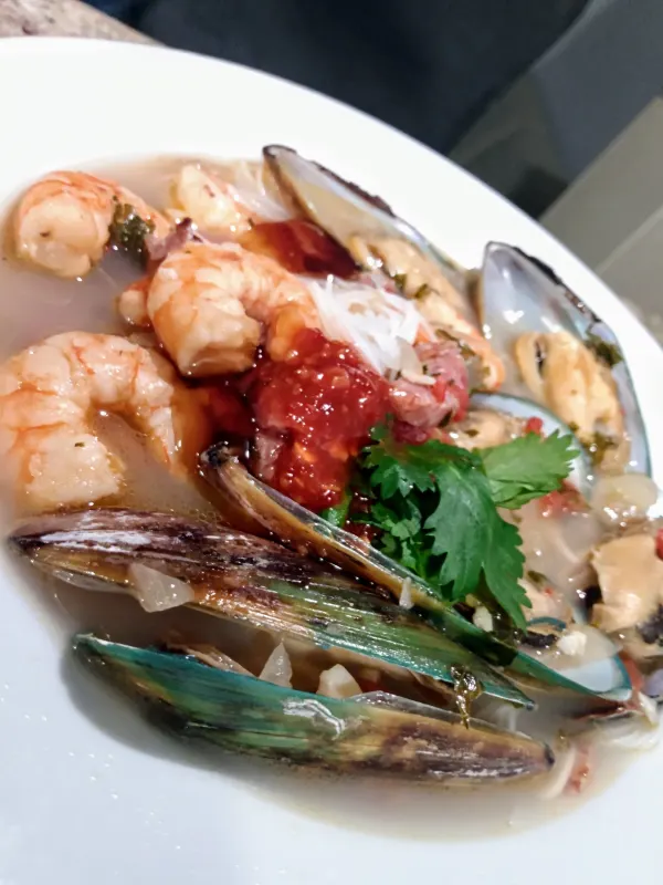 Asian flare green lip mussels and shrimp 