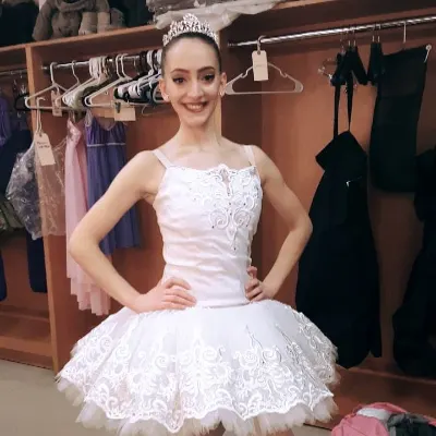 Etrita - Ballet Teacher