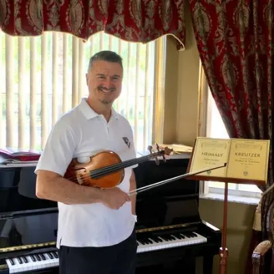 Alex Saldarriaga - Violinist & Violin Teacher