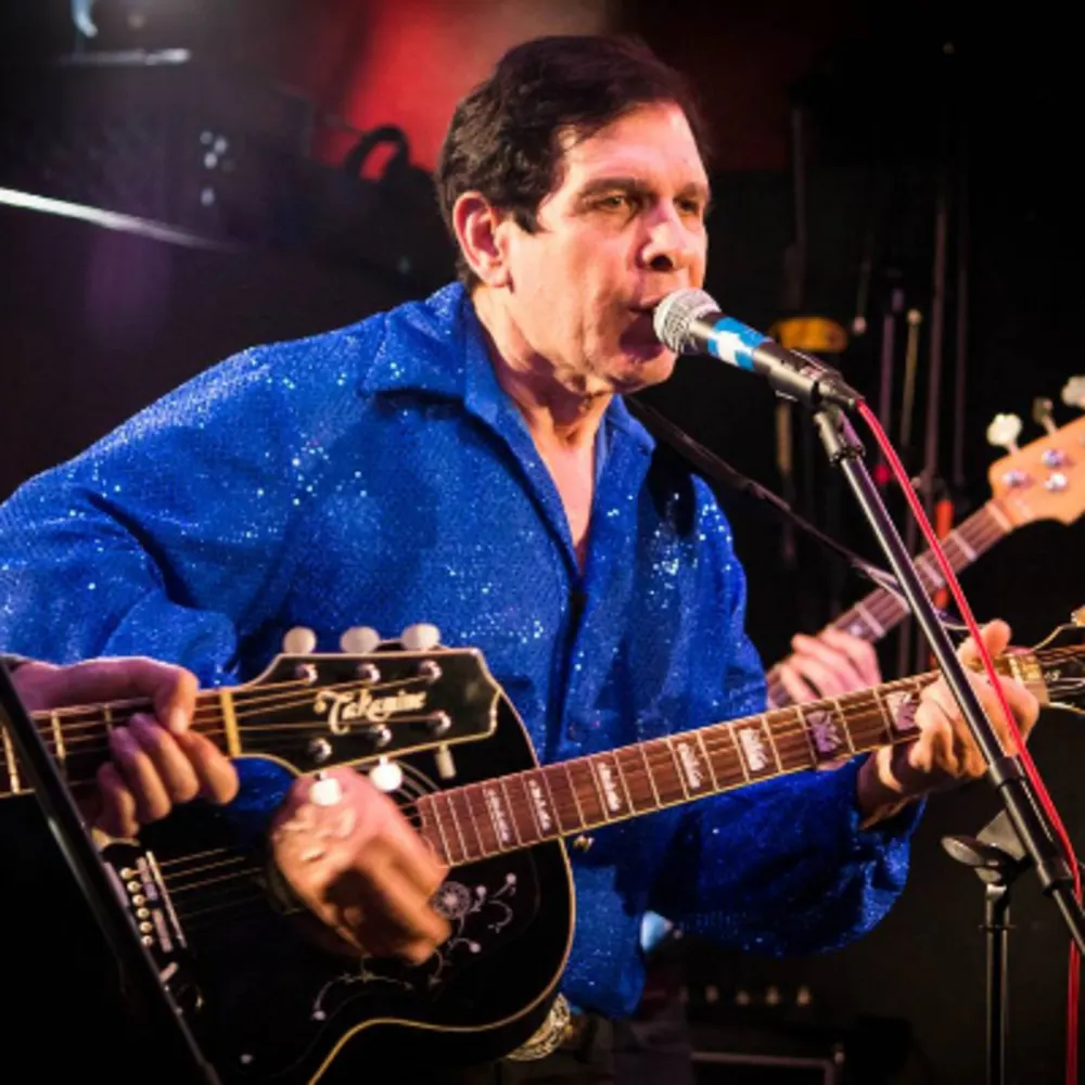 Steve Gray Teaches Guitar, Bass, Piano, Voice, And Pro Tools